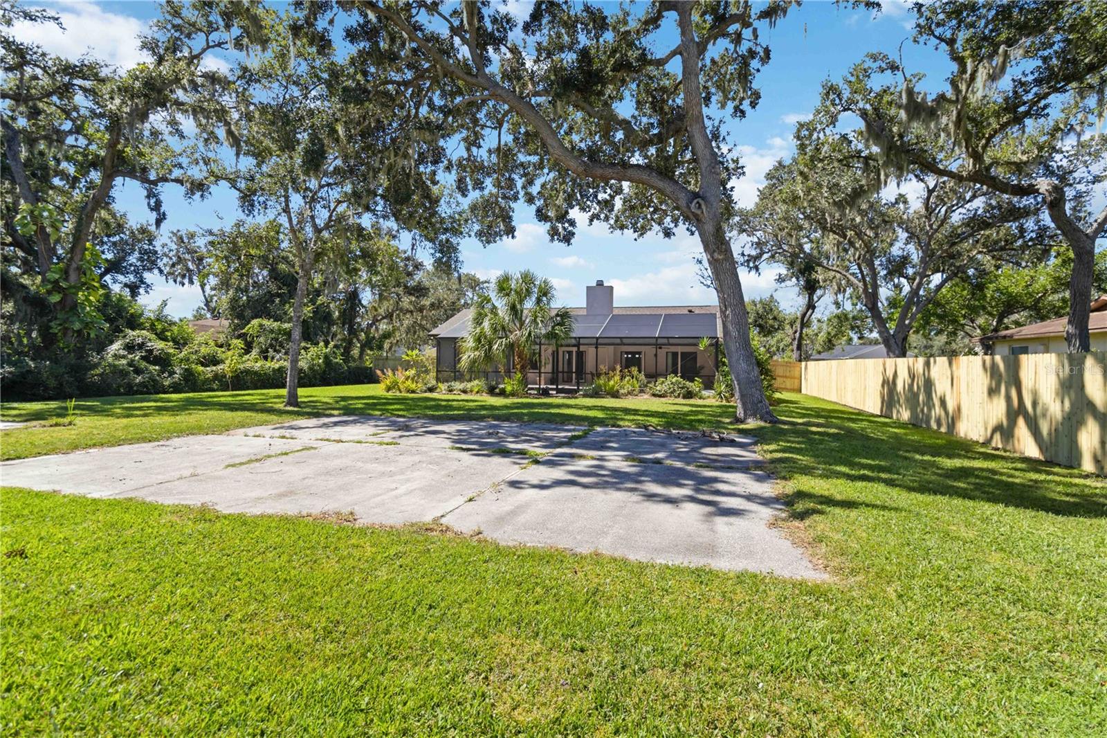 WOODLAWN LAKES FIRST ADD - Residential