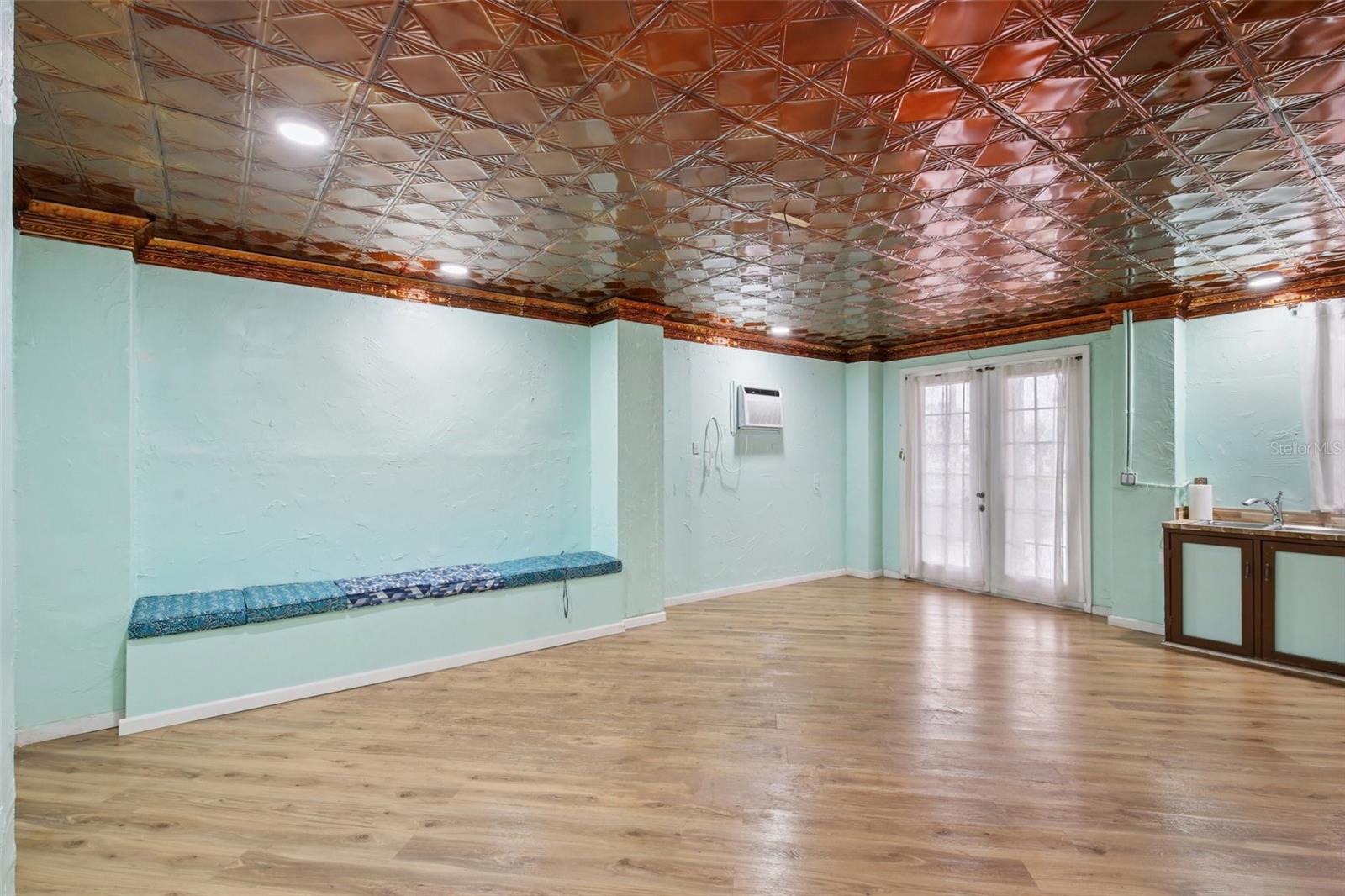 HUDSON BEACH ESTATES - Residential