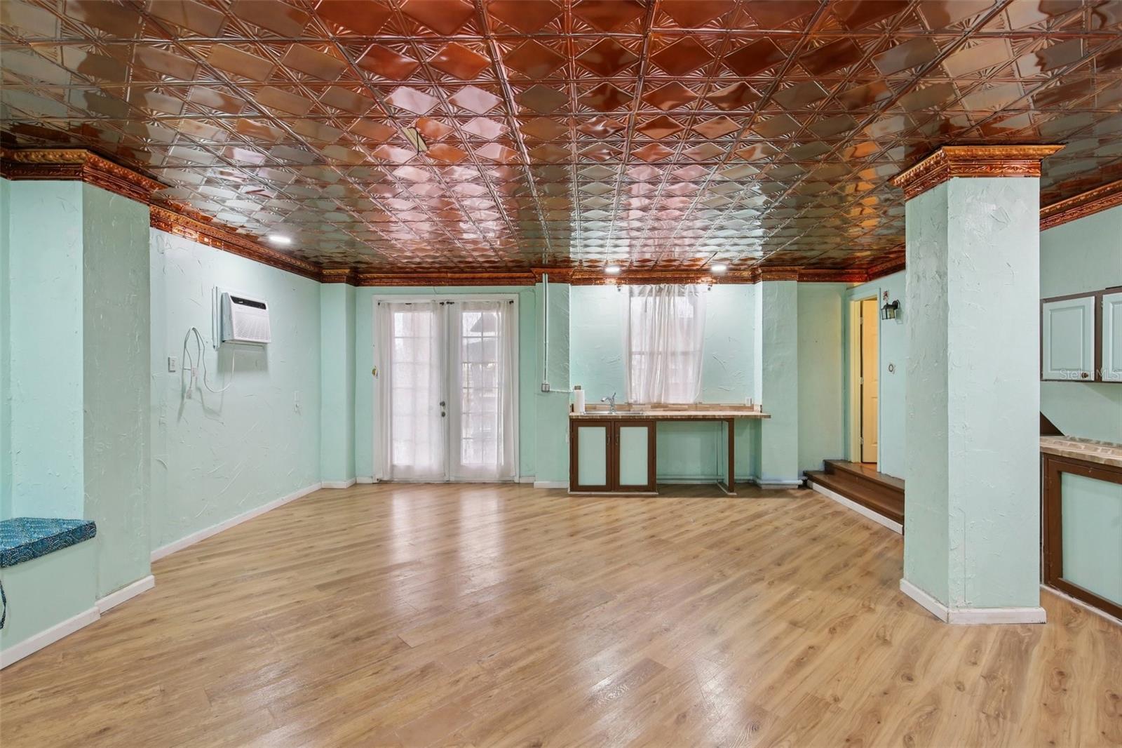 HUDSON BEACH ESTATES - Residential