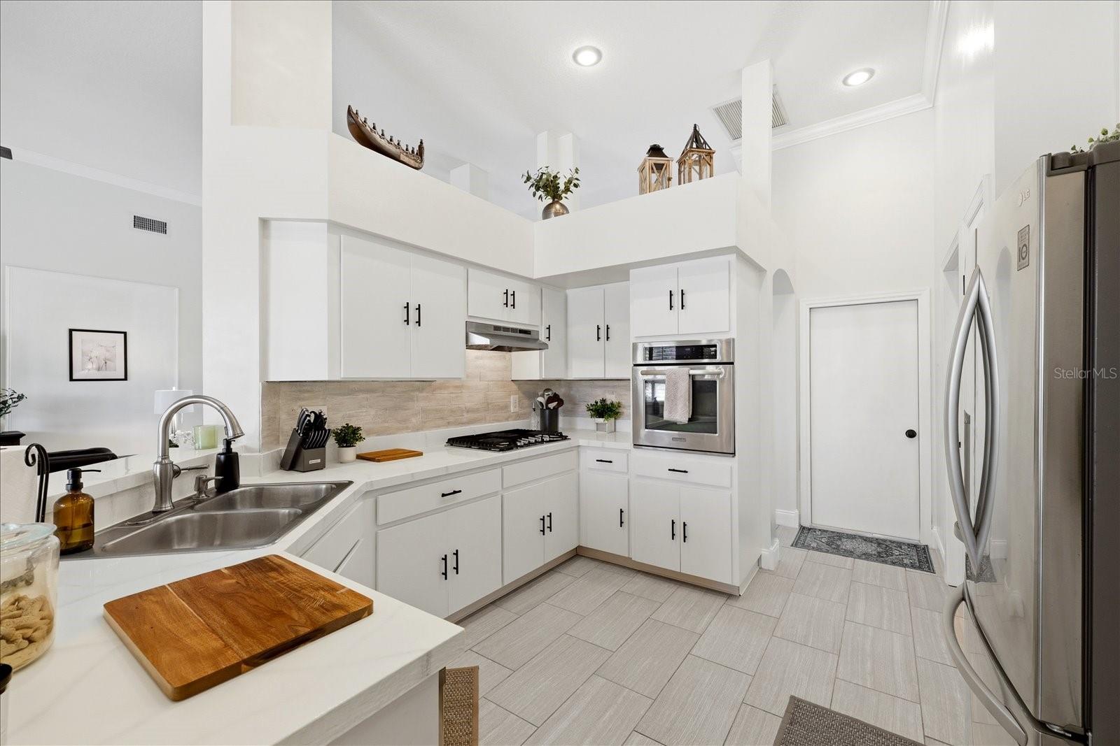 MEADOW POINTE - Residential