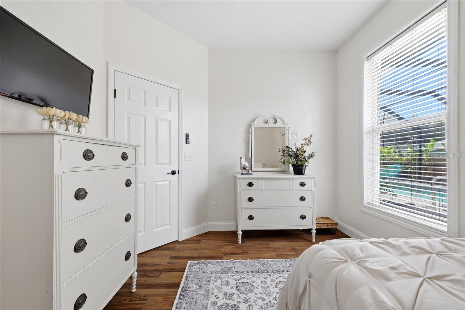 MEADOW POINTE - Residential