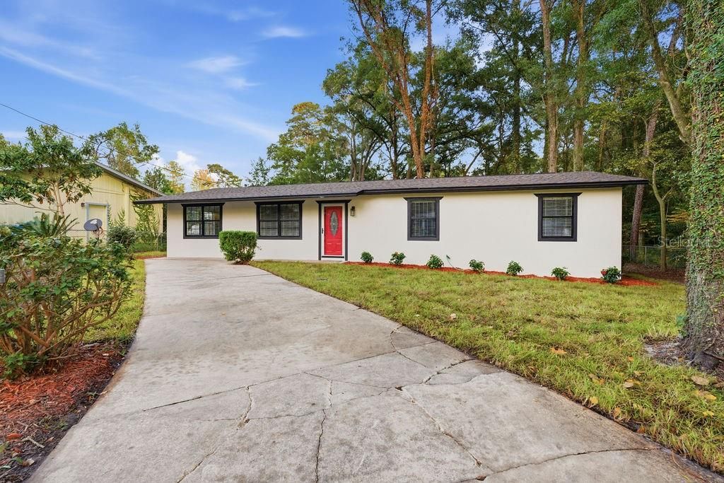Photo of 14621 NW 122 Terrace, Alachua, FL 32615 (MLS # GC535735)
