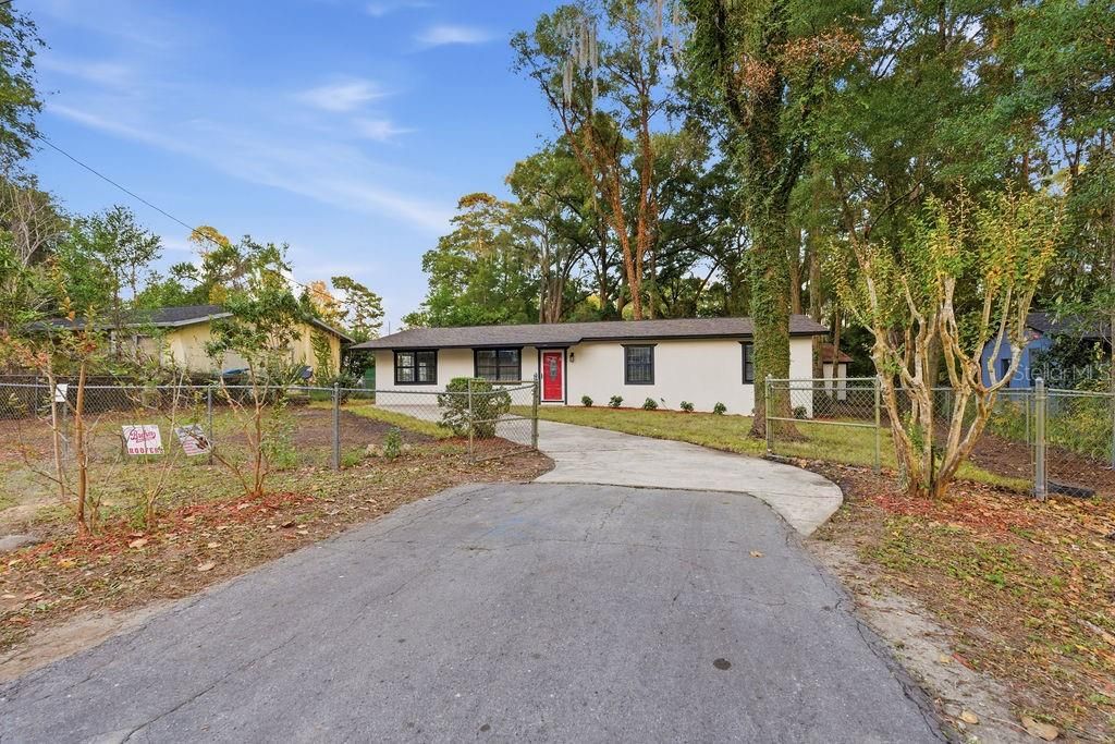 Photo of 14621 NW 122 Terrace, Alachua, FL 32615 (MLS # GC535735)