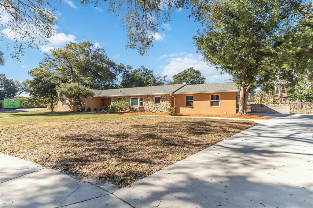 Photo of 924 Wald Road, Orlando, FL 32806 (MLS # O6379182)