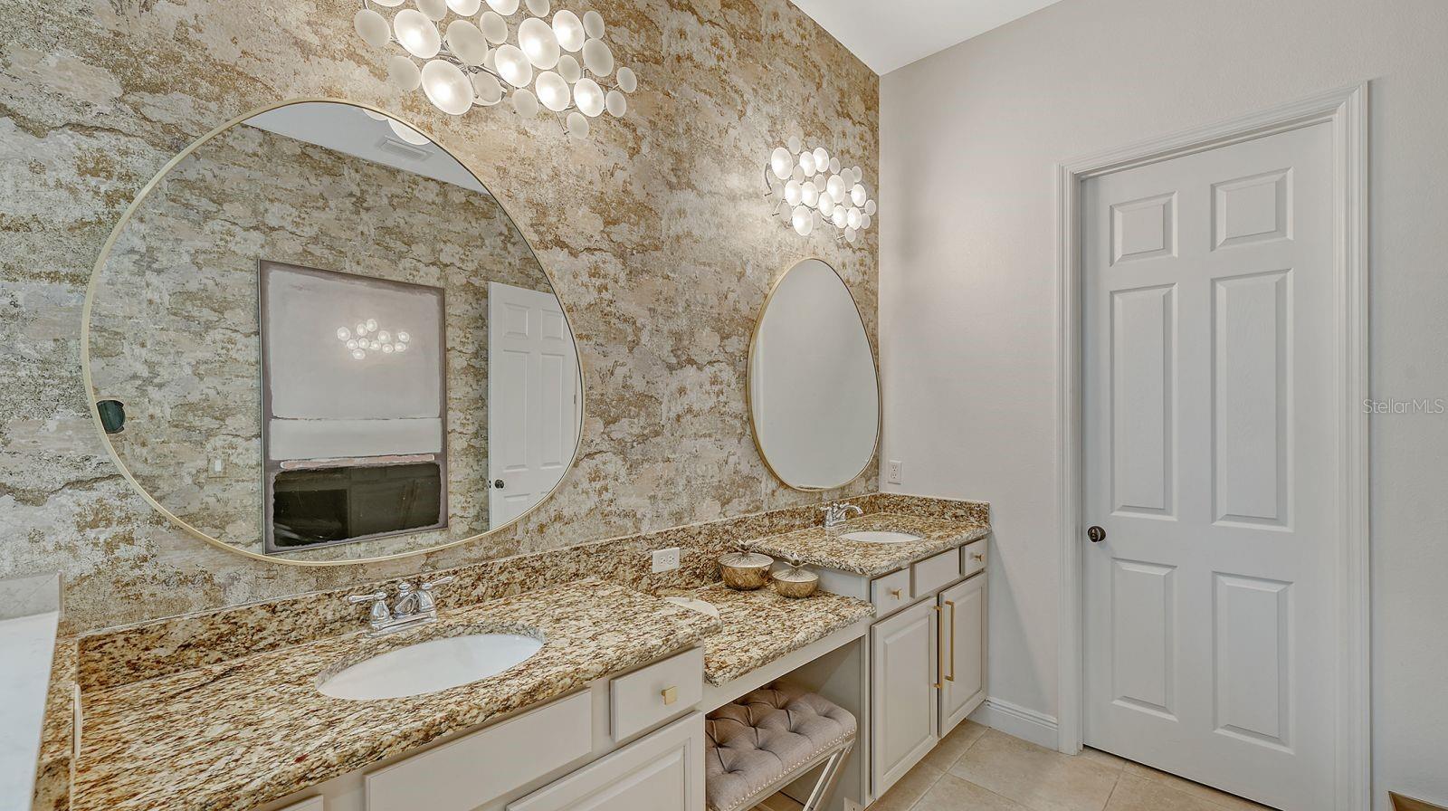 LEGENDS BAY - Residential