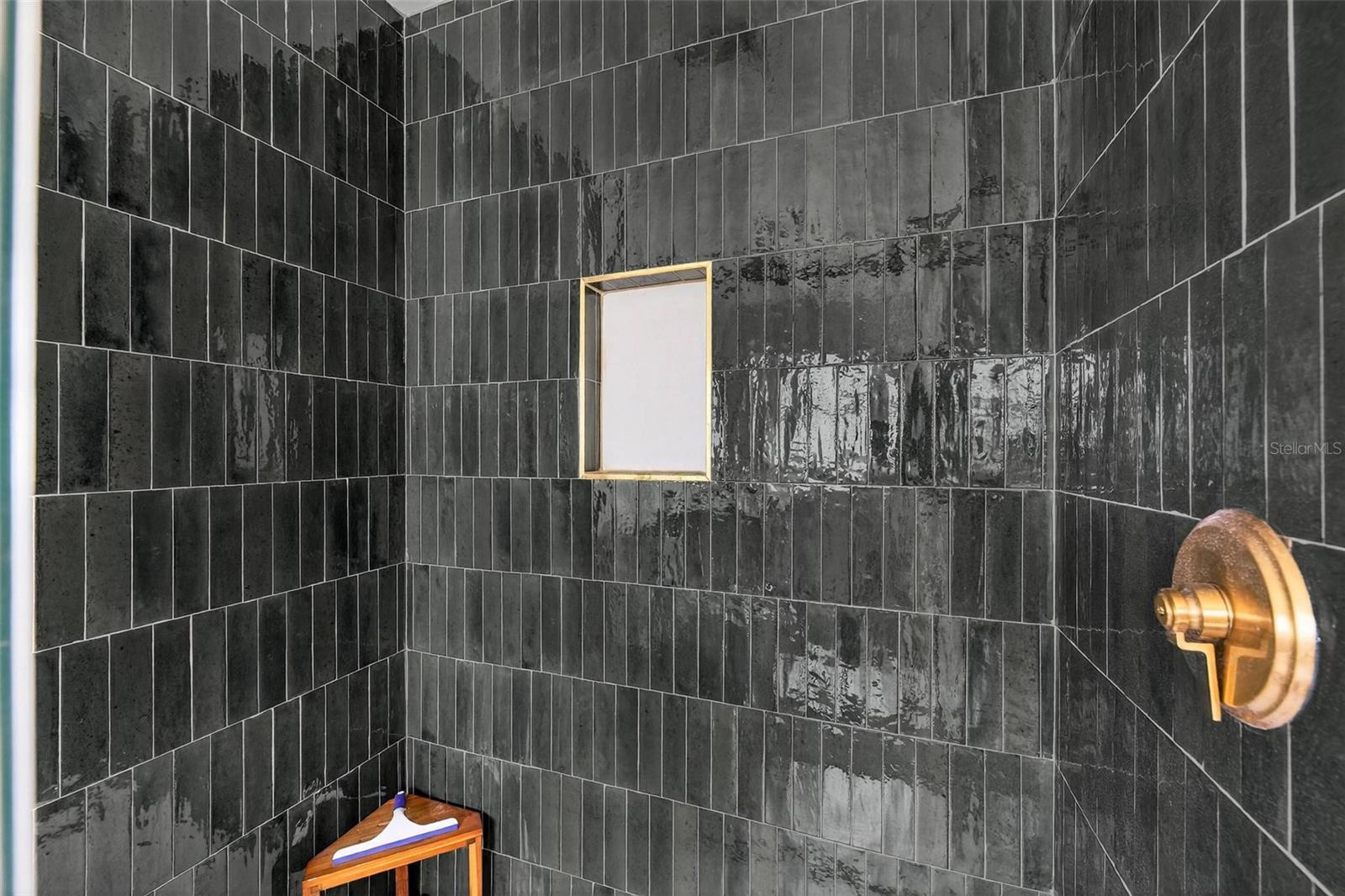 RAINBOW RIDGE - Residential