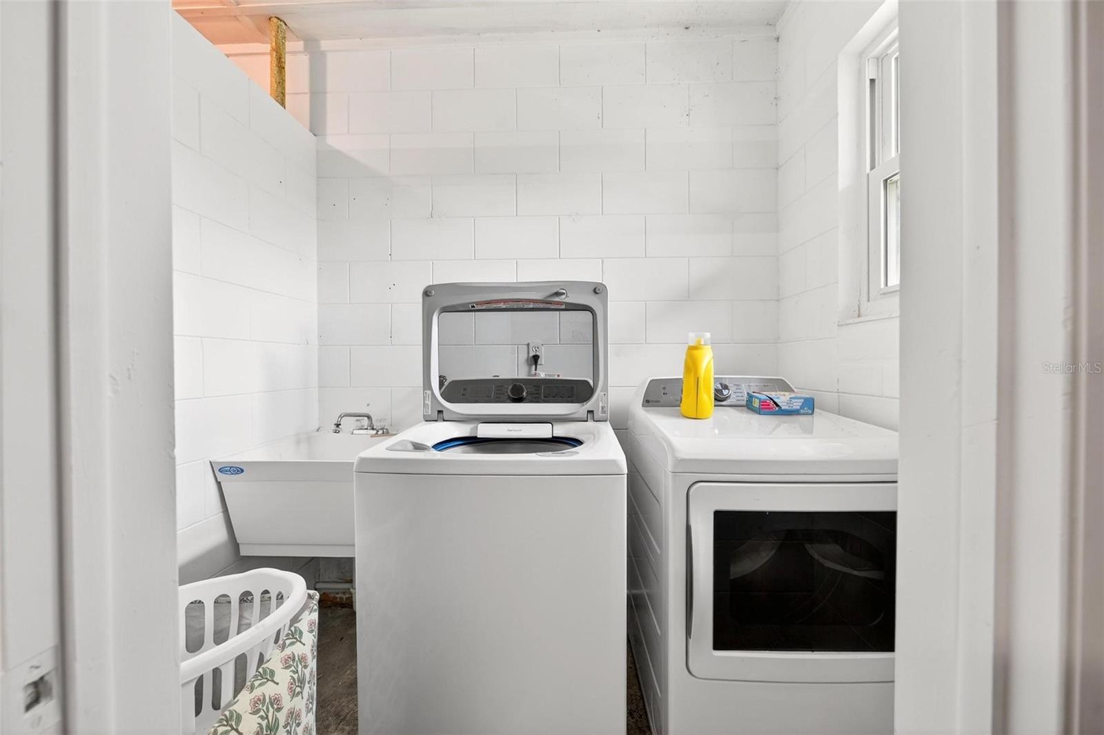 RAINBOW RIDGE - Residential