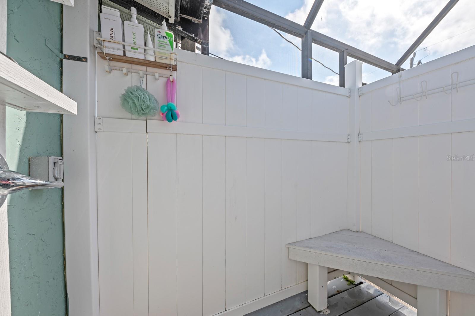 TROPICAL SHORES - Residential