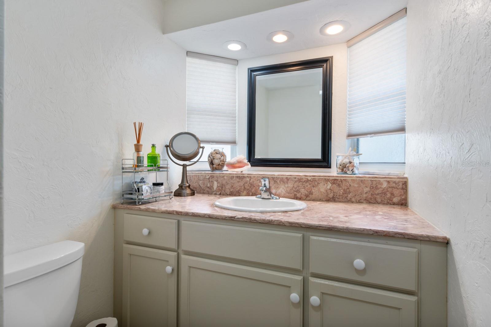 TROPICAL SHORES - Residential