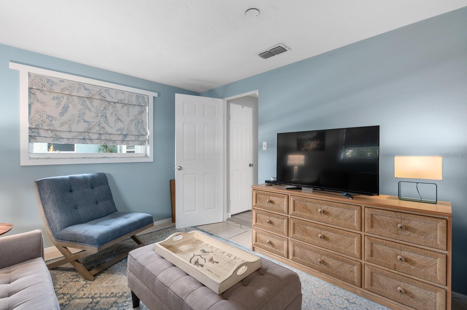 TROPICAL SHORES - Residential