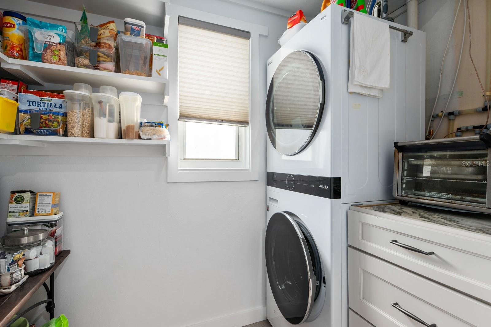 TROPICAL SHORES - Residential