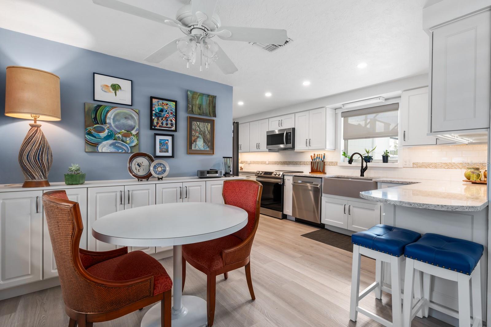 TROPICAL SHORES - Residential