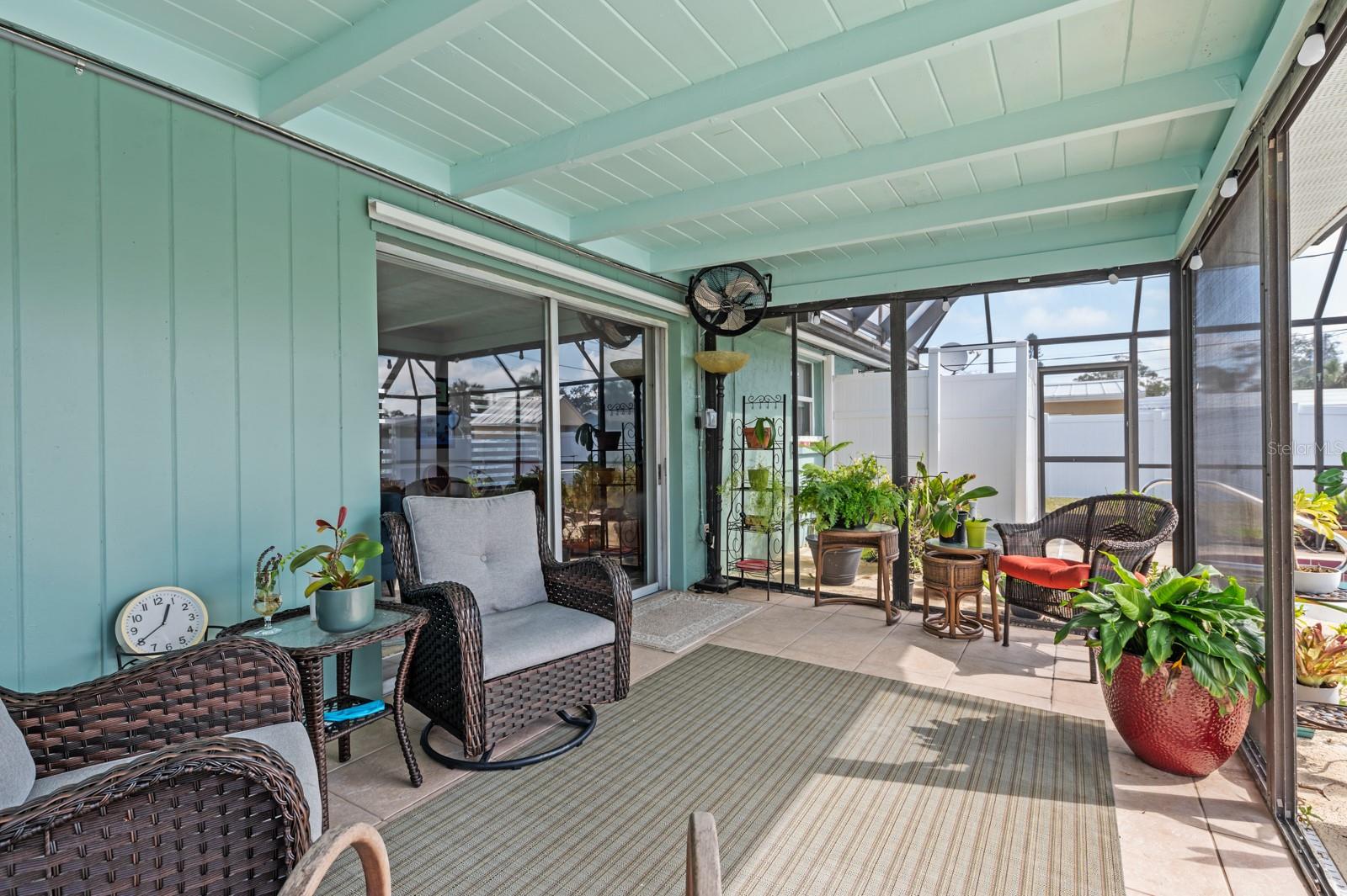 TROPICAL SHORES - Residential