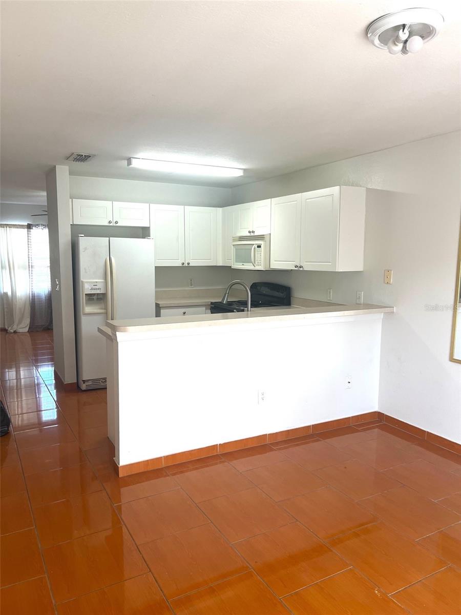 RIO HILLS TWNHS - Residential Lease