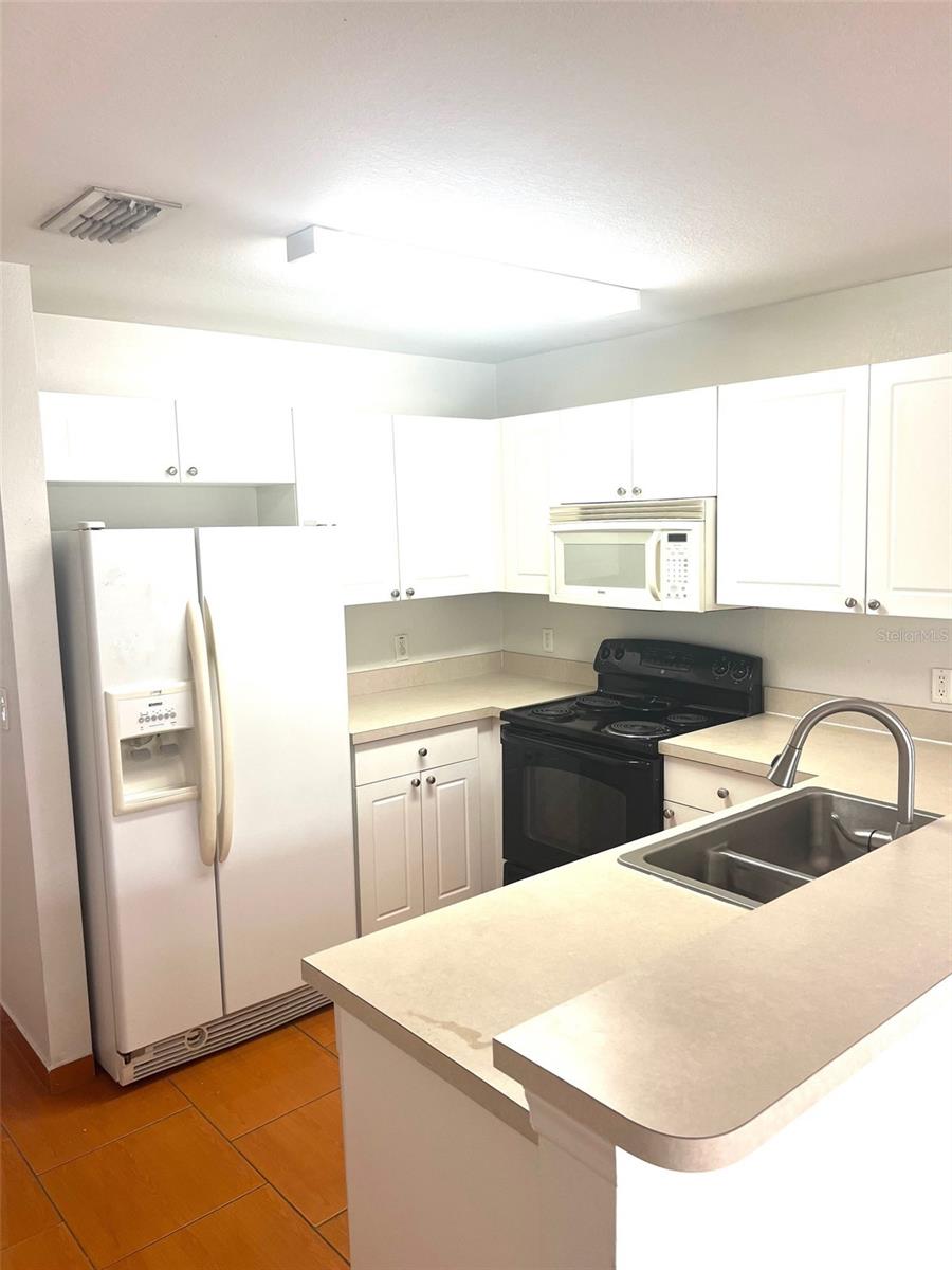 RIO HILLS TWNHS - Residential Lease