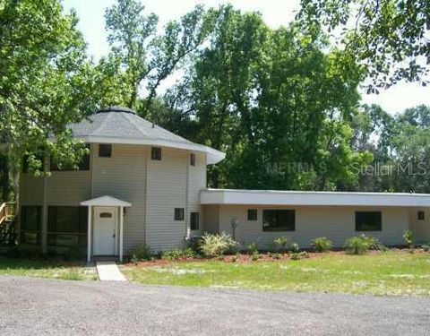 A home in LAKELAND