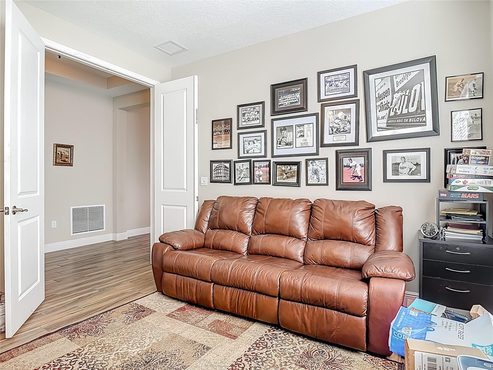 VICTORIA HILLS - Residential