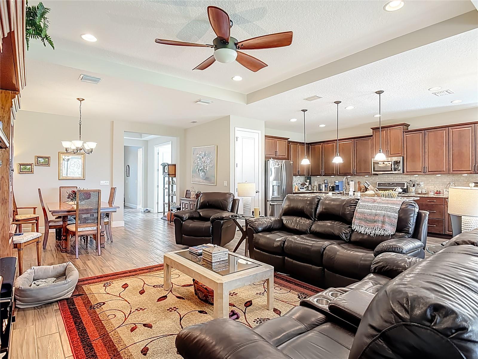 VICTORIA HILLS - Residential