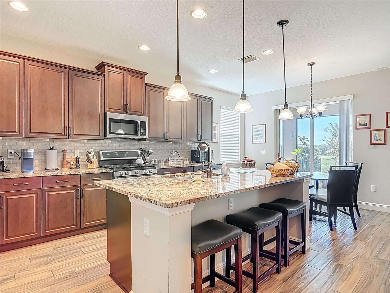 VICTORIA HILLS - Residential