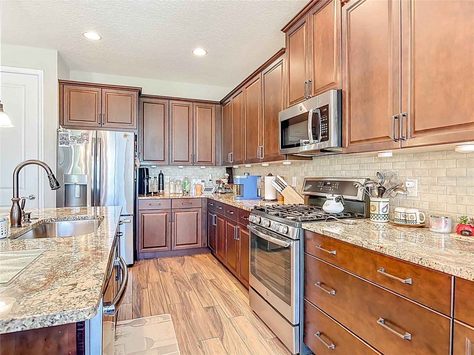 VICTORIA HILLS - Residential