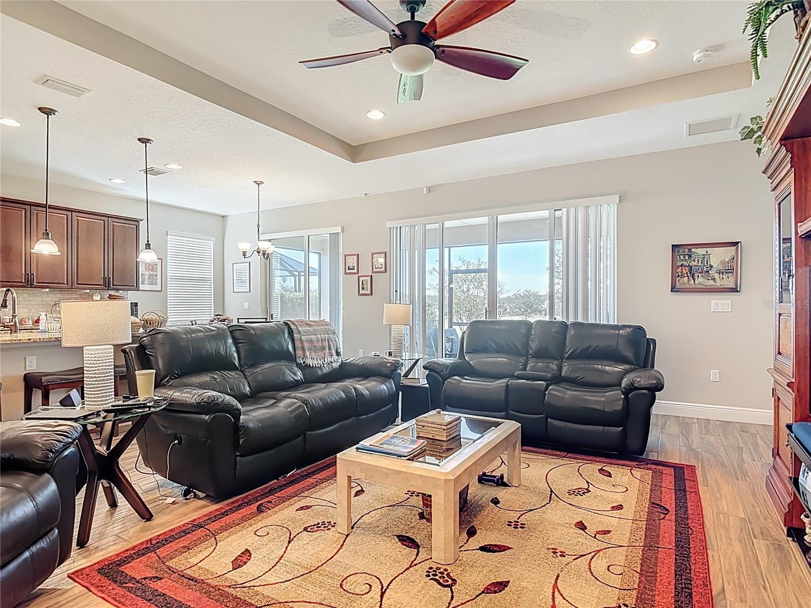 VICTORIA HILLS - Residential