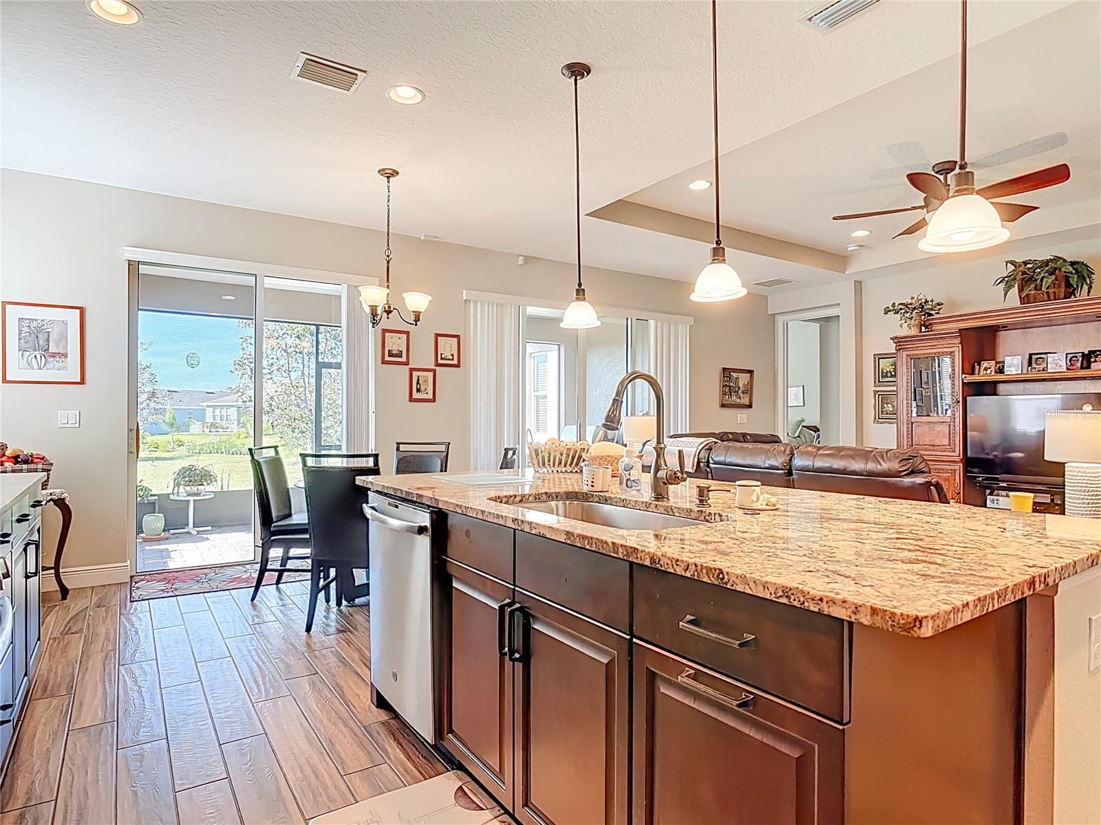 VICTORIA HILLS - Residential