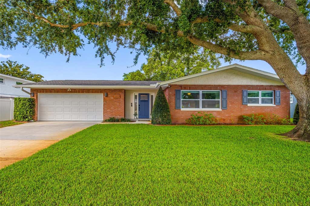Photo of 2034 58th Lane N, Clearwater, FL 33760 (MLS # TB8541194)