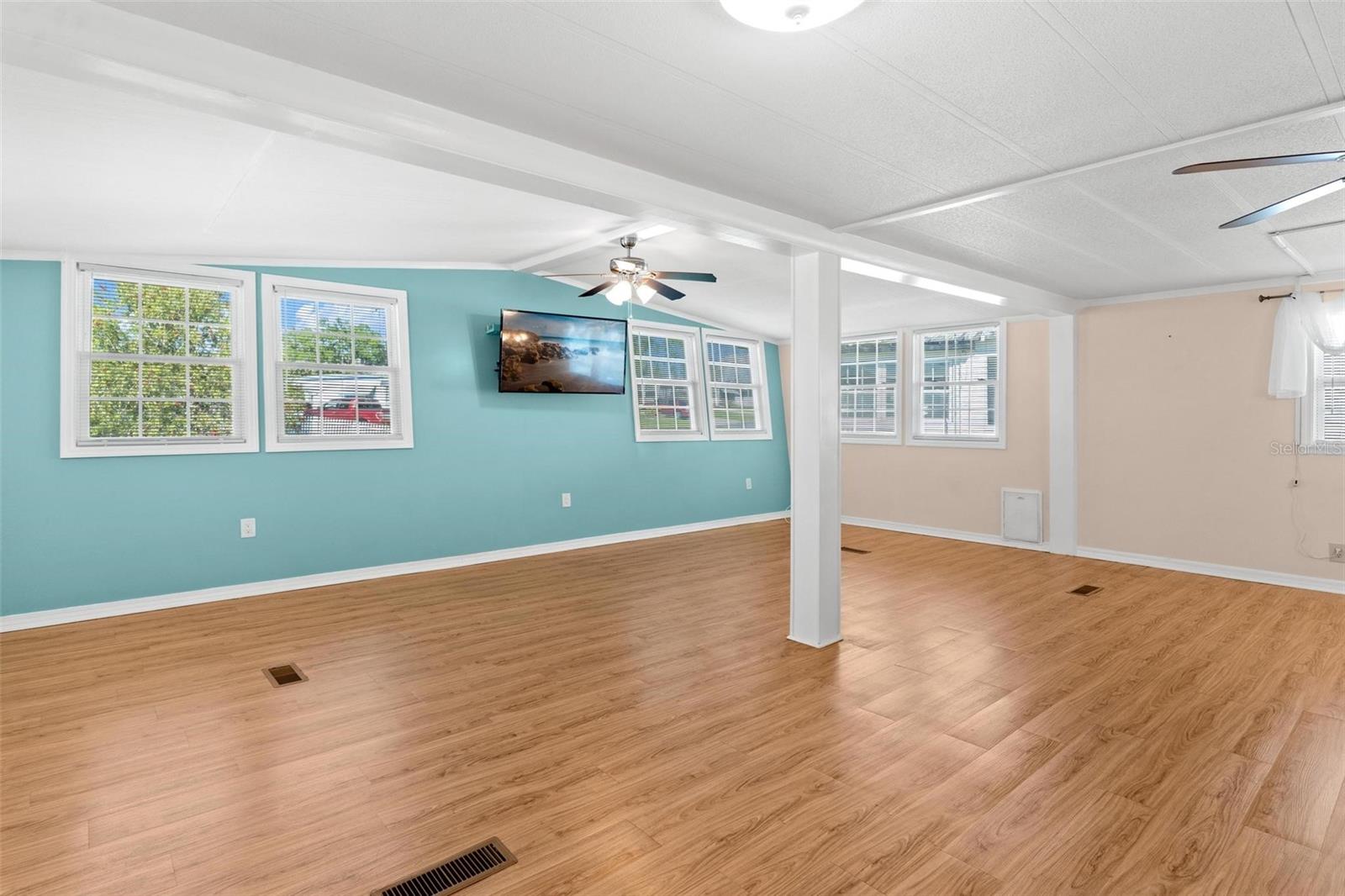 LEESBURG COACHWOOD COLONY THIRD ADD - Residential