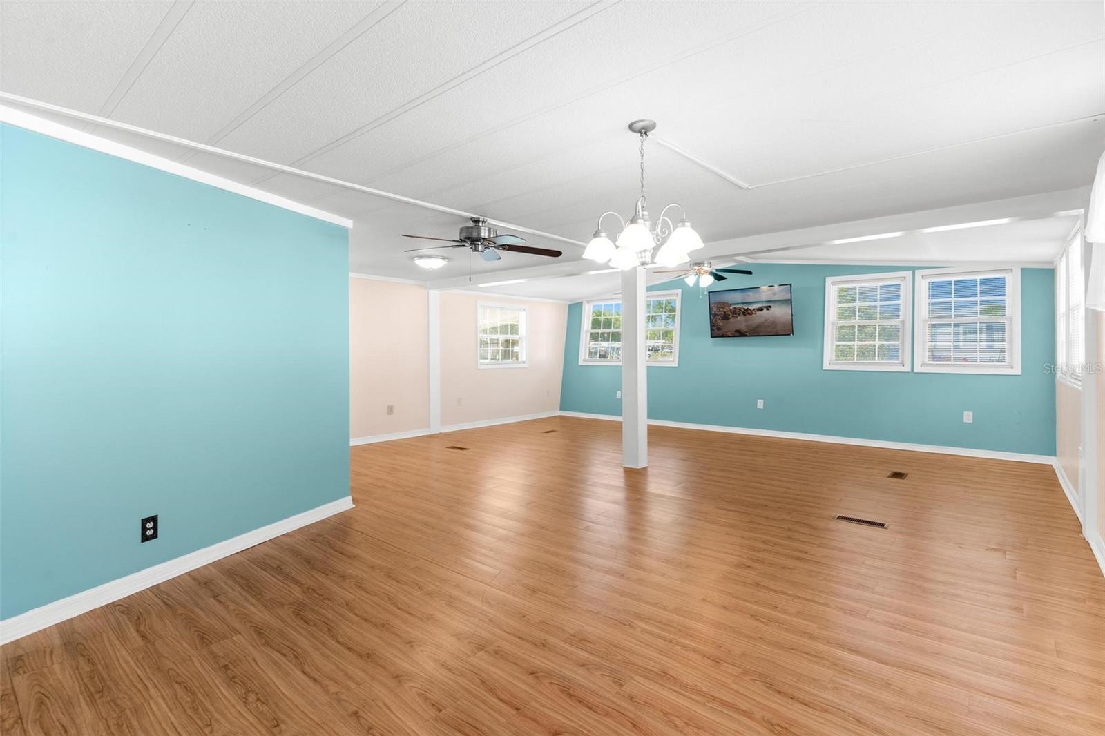 LEESBURG COACHWOOD COLONY THIRD ADD - Residential