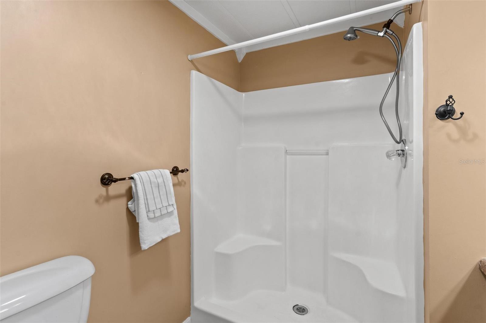 LEESBURG COACHWOOD COLONY THIRD ADD - Residential