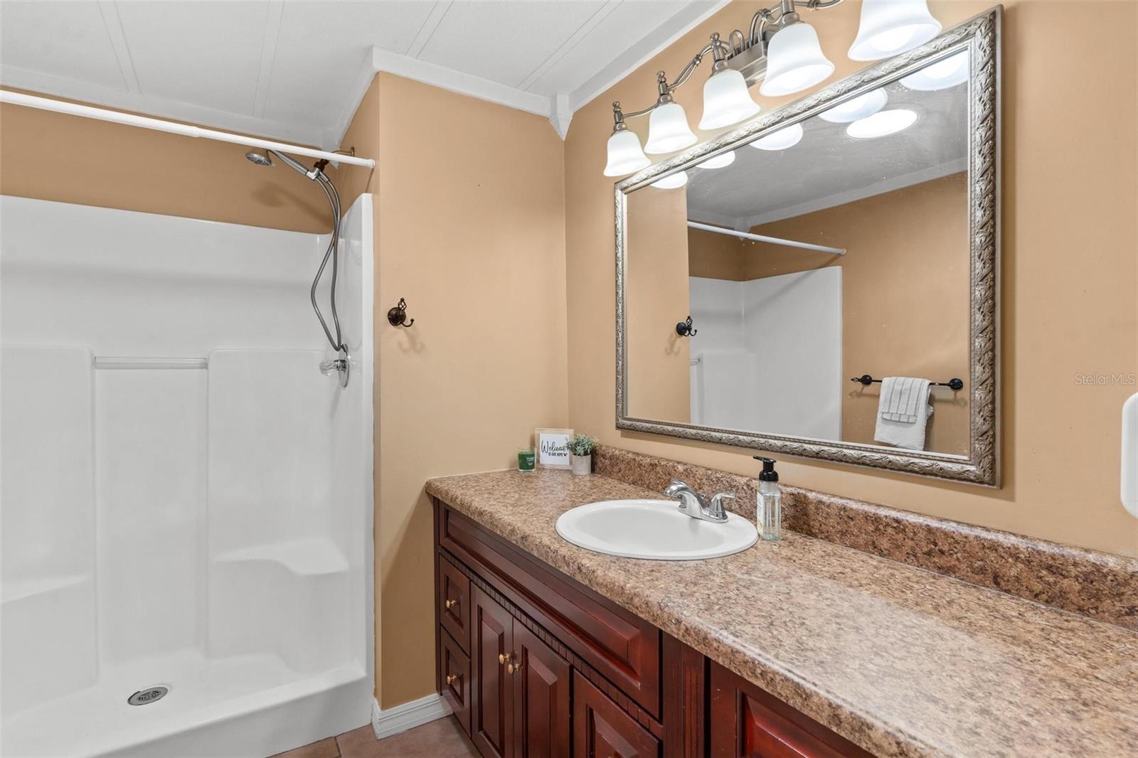 LEESBURG COACHWOOD COLONY THIRD ADD - Residential