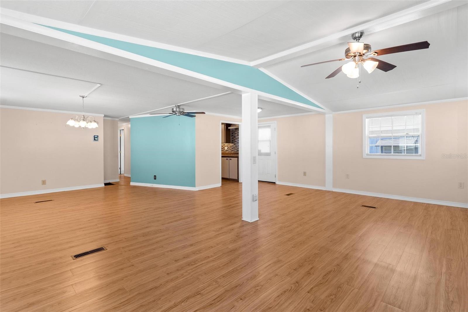 LEESBURG COACHWOOD COLONY THIRD ADD - Residential