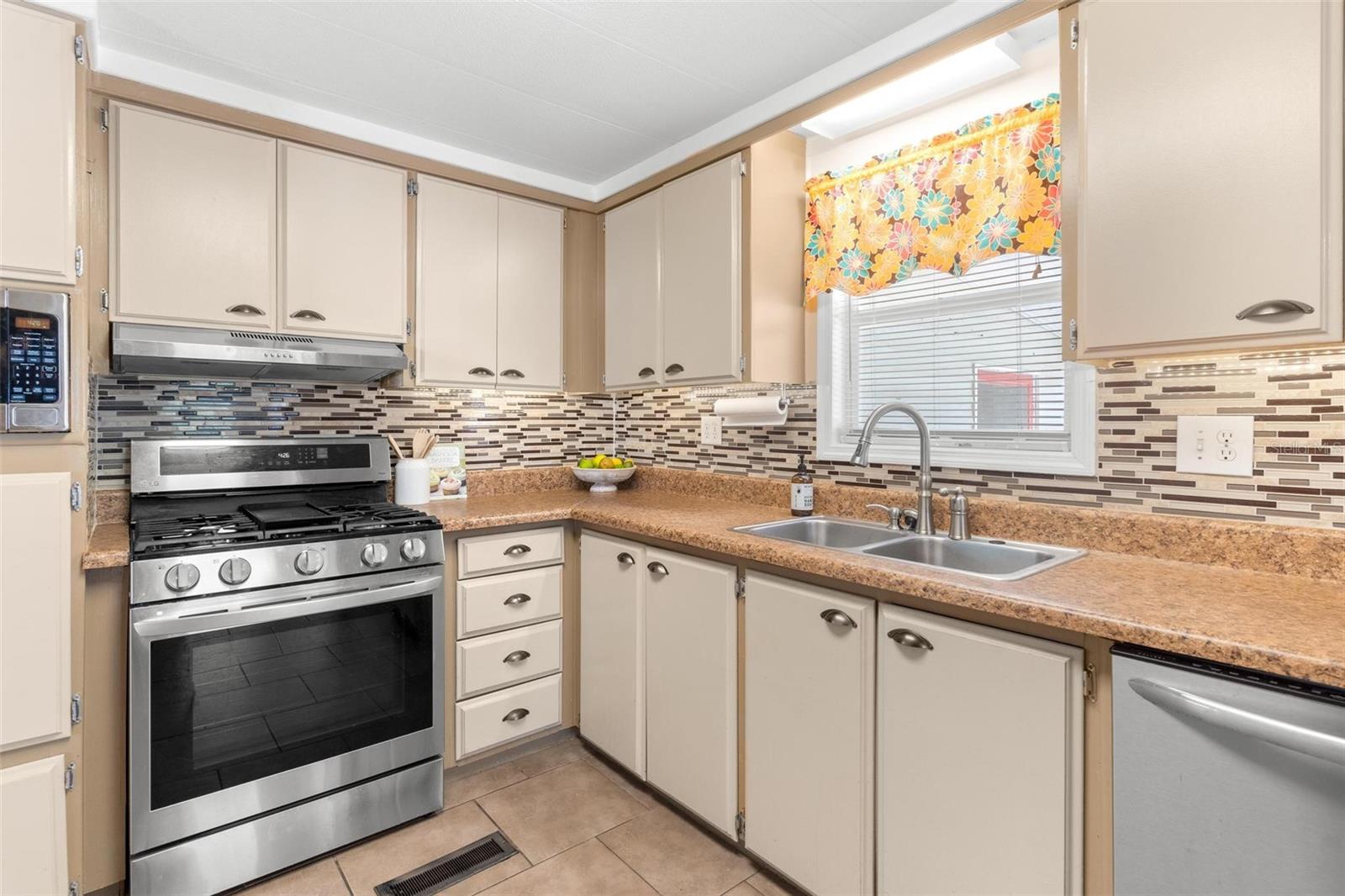 LEESBURG COACHWOOD COLONY THIRD ADD - Residential