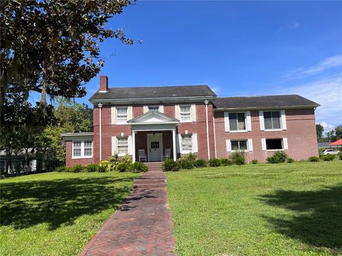 A home in WAUCHULA