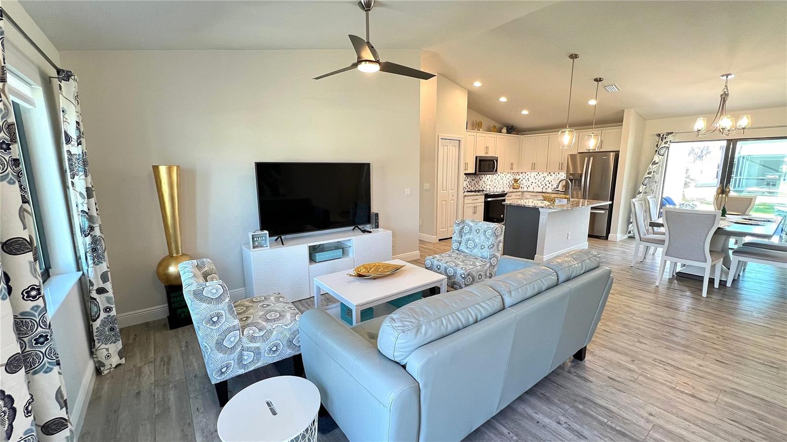 2017 LOVOY COURT