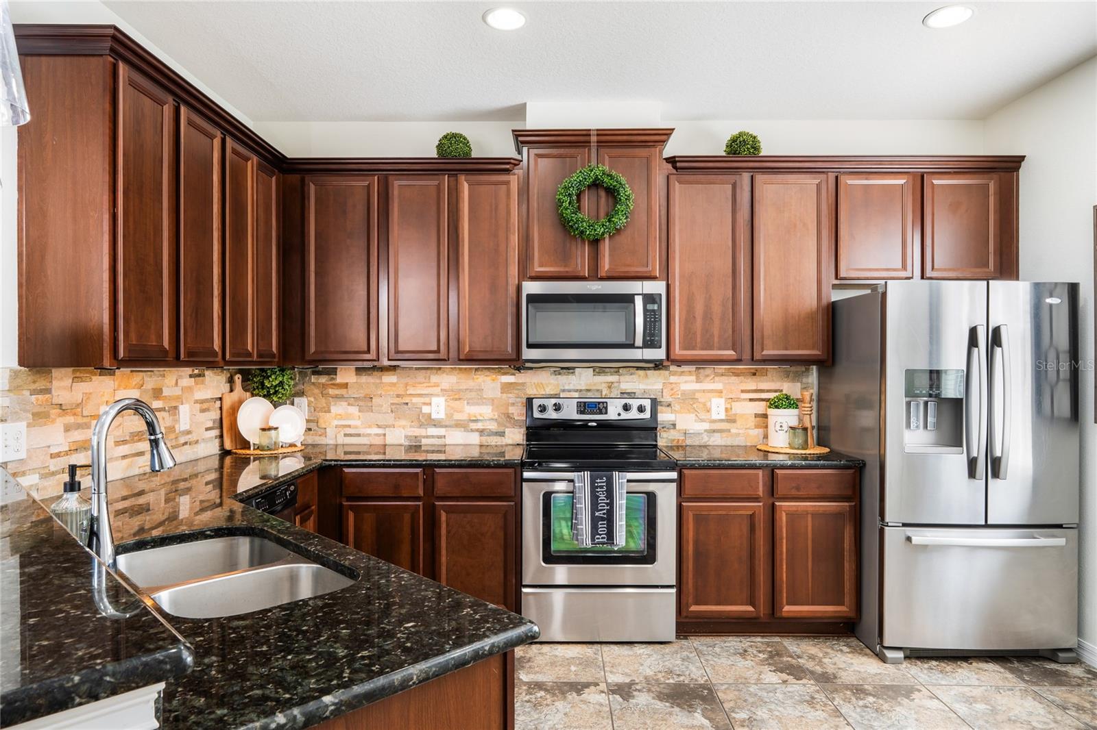 SAVANNAH PARK - Residential Lease