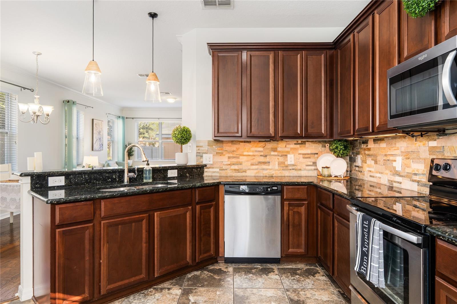 SAVANNAH PARK - Residential Lease