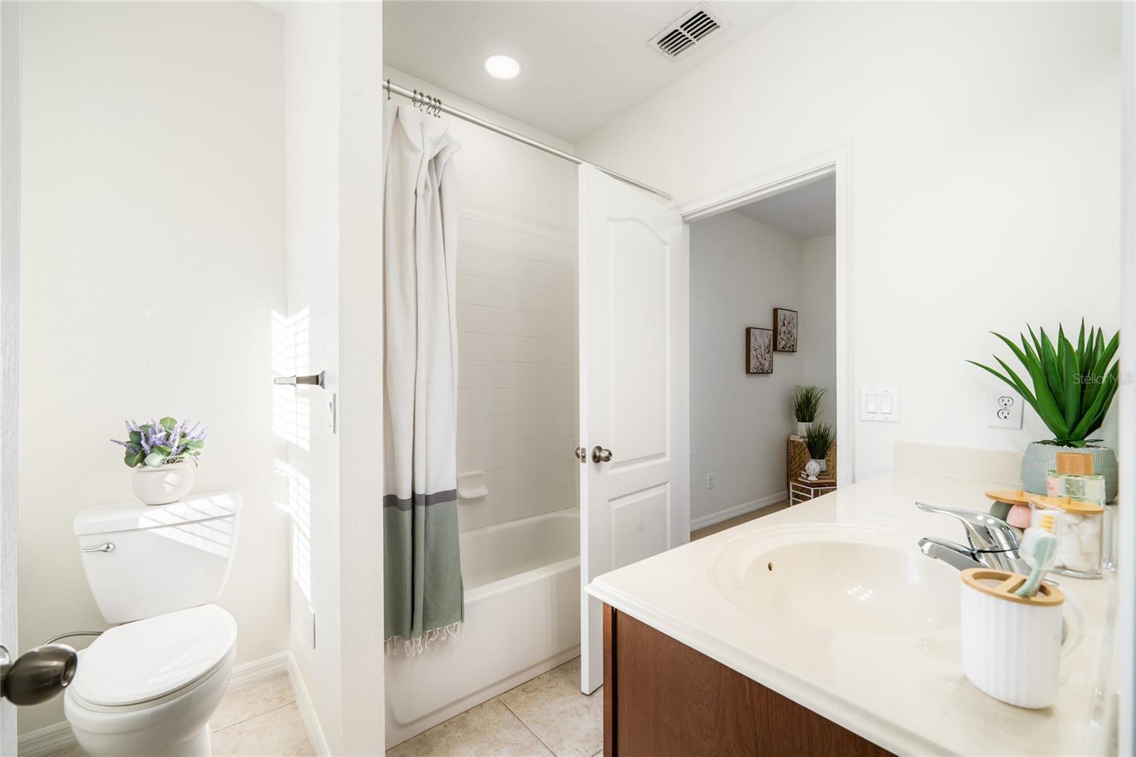 SAVANNAH PARK - Residential Lease