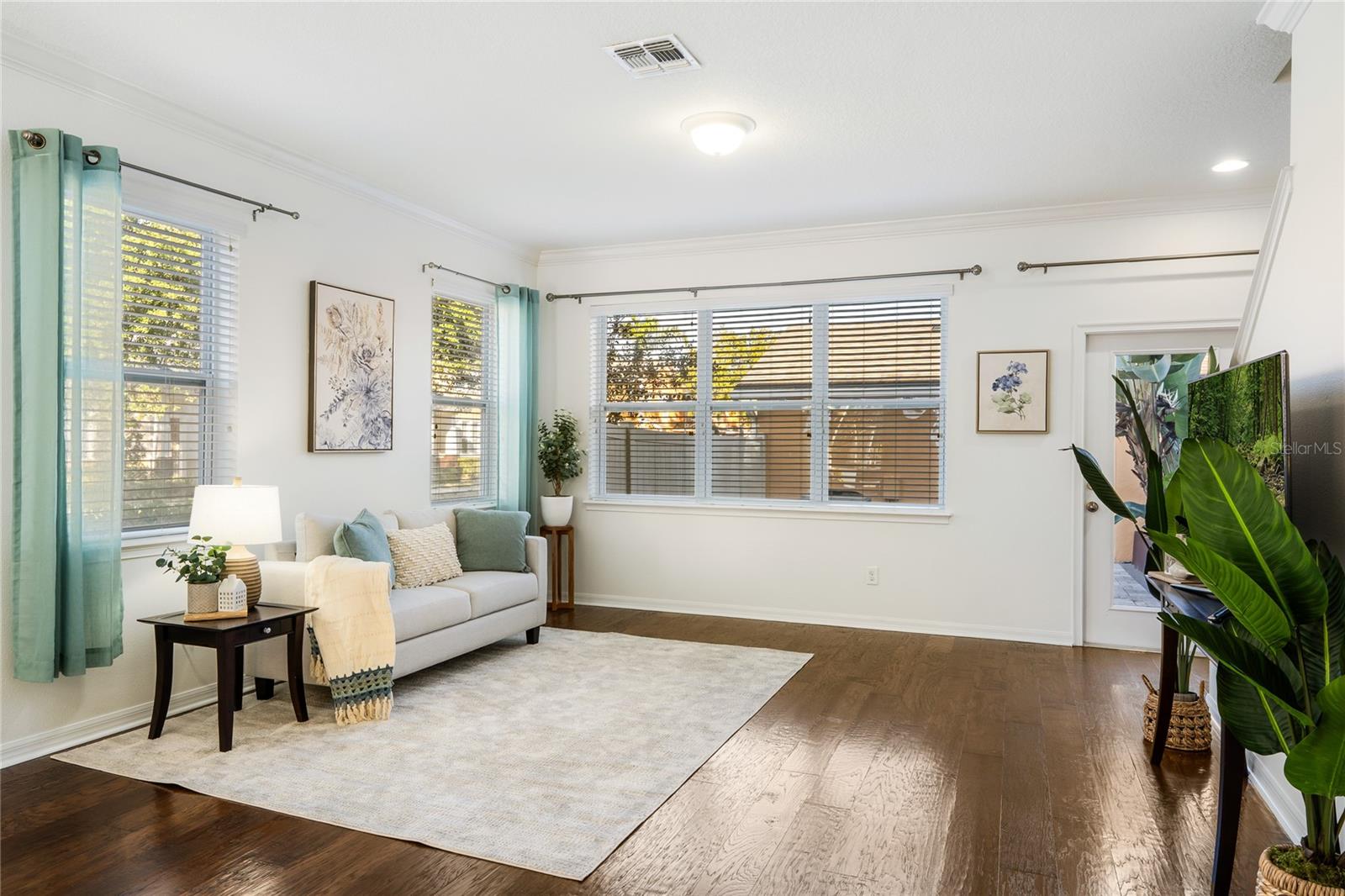 SAVANNAH PARK - Residential Lease