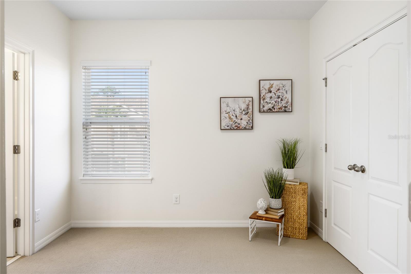 SAVANNAH PARK - Residential Lease