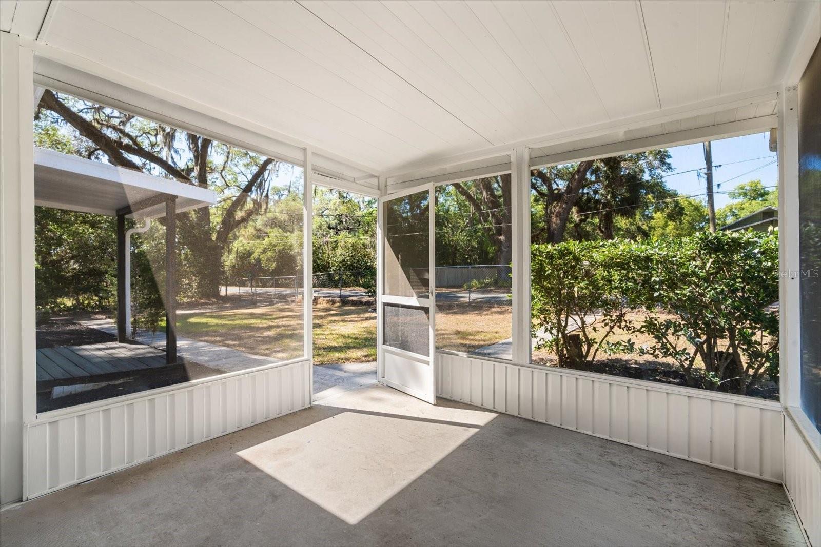 LADY LAKE ROSEMARY TERRACE - Residential Lease