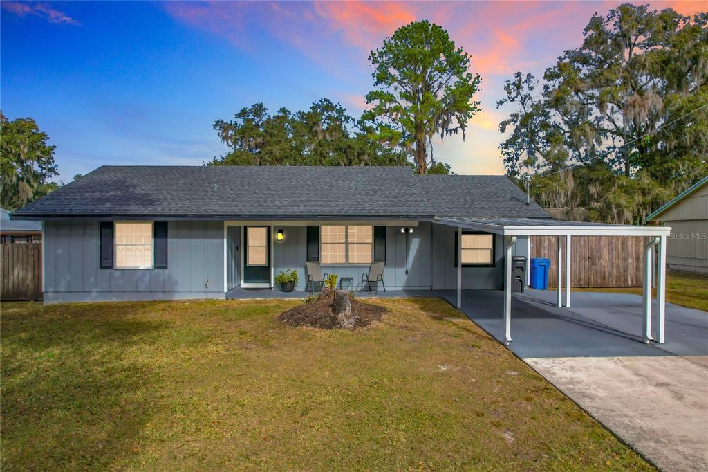 Photo of 2910 Jim Johnson Road, Plant City, FL 33566 (MLS # L4958351)