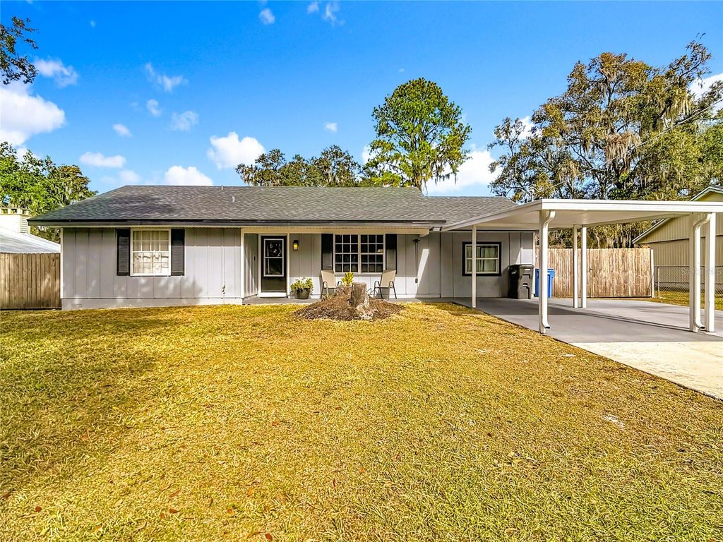 Photo of 2910 Jim Johnson Road, Plant City, FL 33566 (MLS # L4958351)