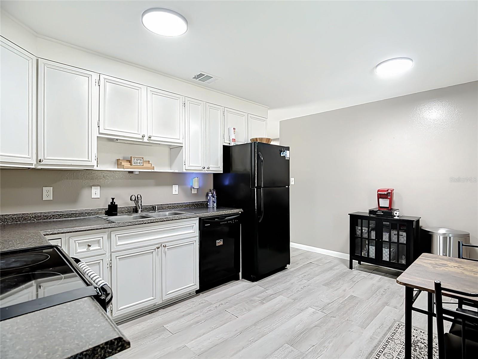 OAKVIEW ESTATES PH ONE - Residential