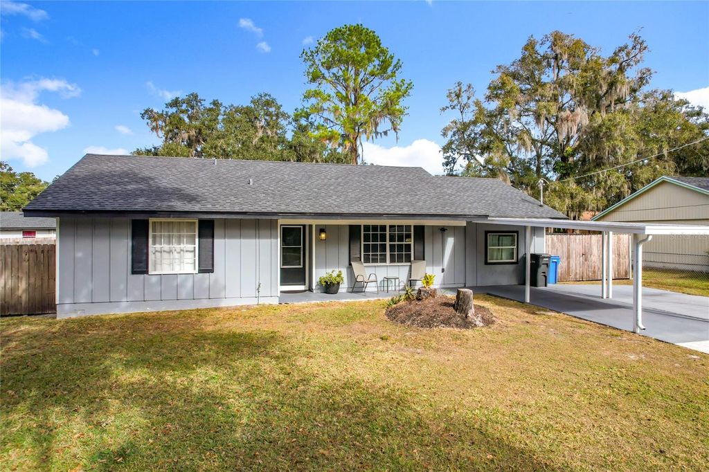 Photo of 2910 Jim Johnson Road, Plant City, FL 33566 (MLS # L4958351)