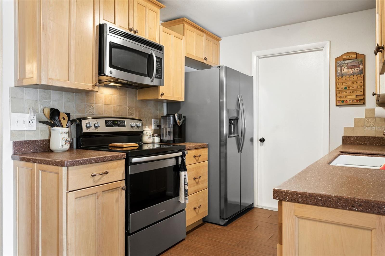 CARROLLWOOD MEADOWS UNIT VI SE - Residential