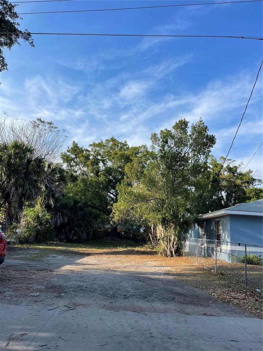 Come build your dream home  Cleared lot   in CRA .  Come build your modular home or Single Family    Sewer  in city of lakeland  RA4 Zoned