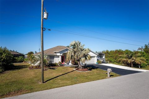 A home in PORT CHARLOTTE