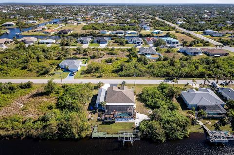 A home in PORT CHARLOTTE