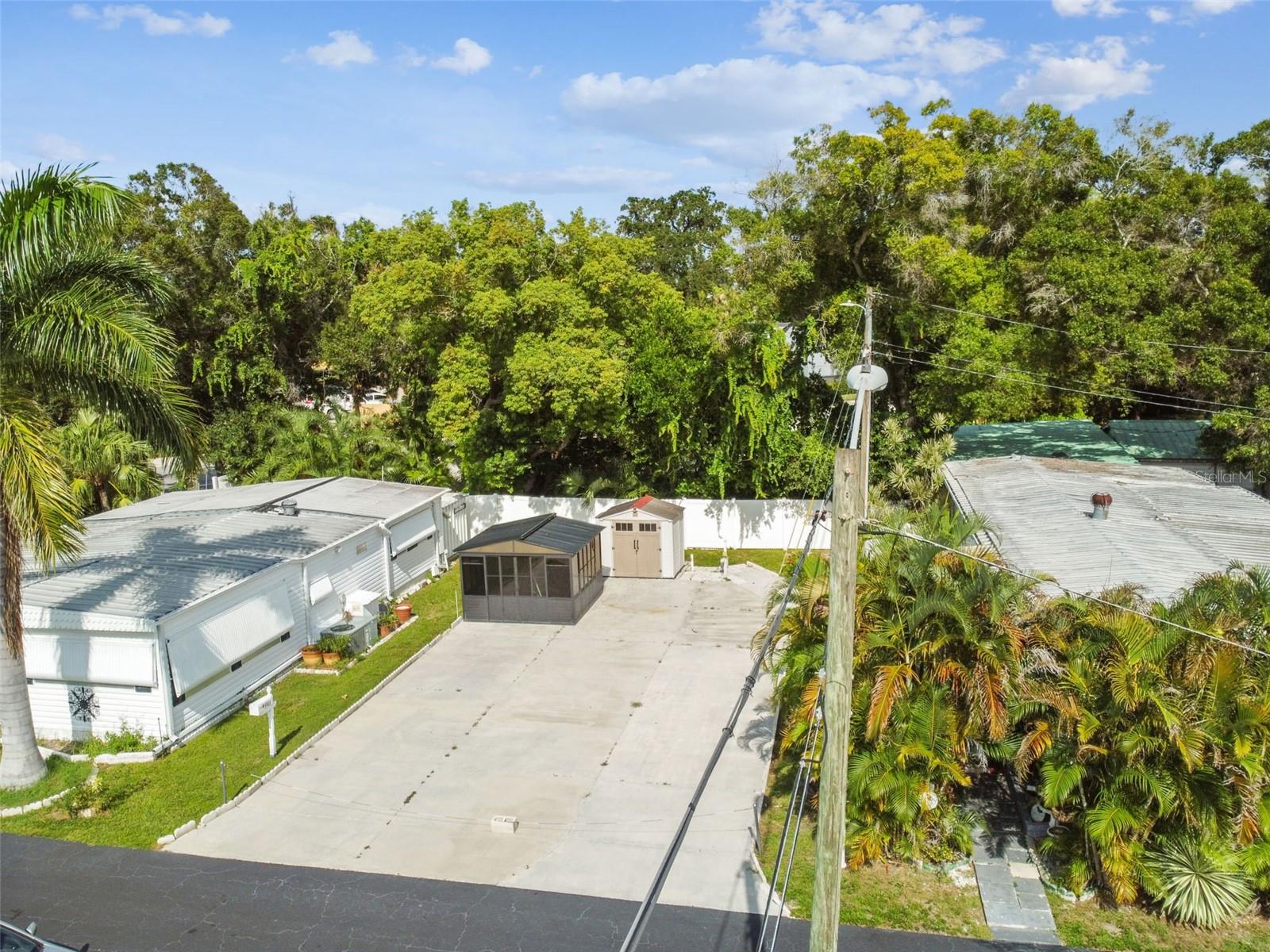 FLOWERWOOD CLUB MOBILE HOME PARK UNREC - Land